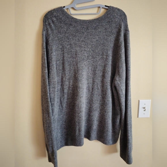 H&M Grey Knit Sweater Bejeweled Rhinestone Beaded Bow Embellishment Size Large - Picture 7 of 8